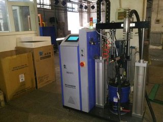 熱熔膠復(fù)合機(jī)的工藝優(yōu)點(diǎn)是什么呢？