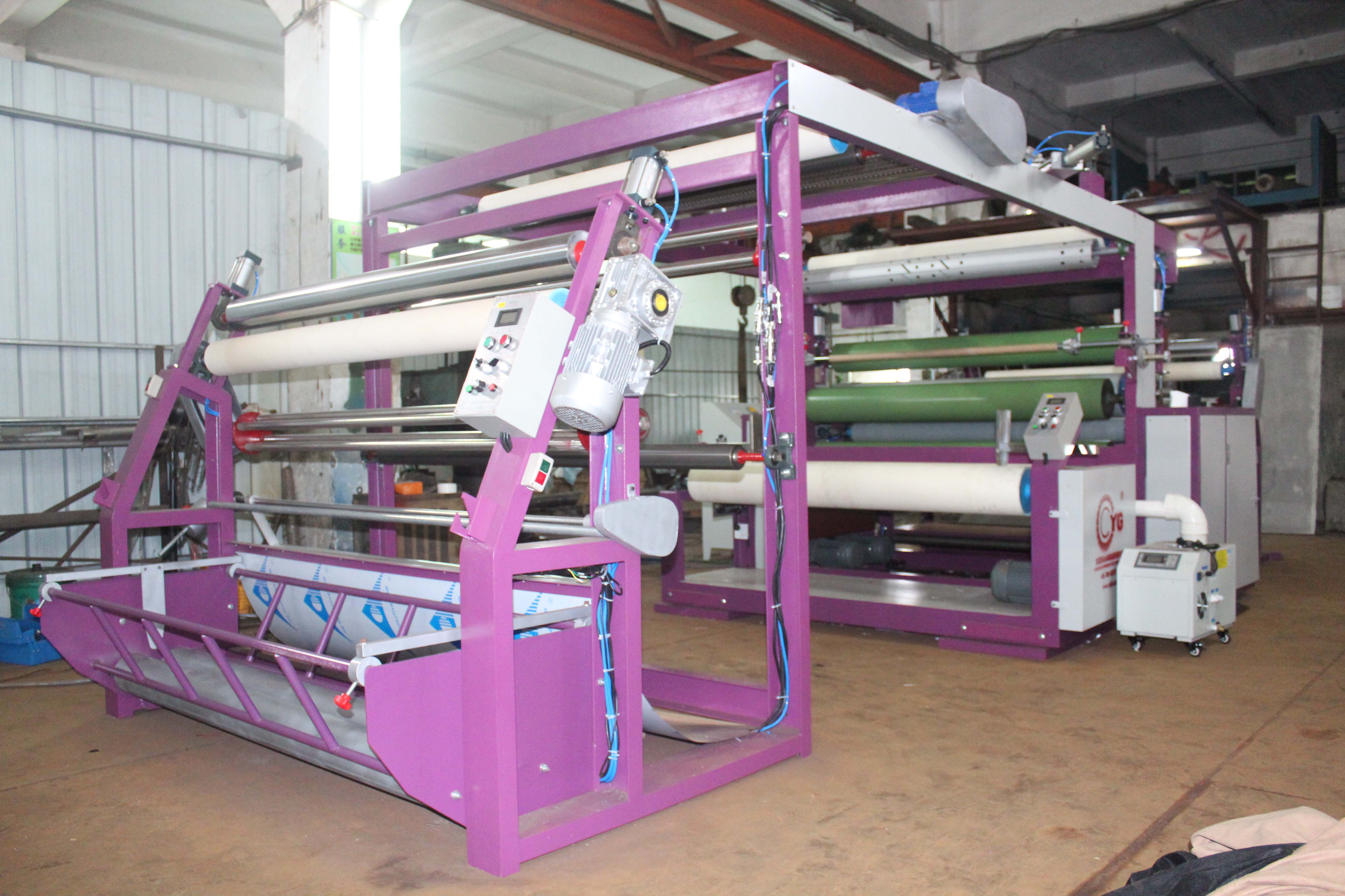 熱熔膠貼合機(jī)的應(yīng)用領(lǐng)域和設(shè)備特點